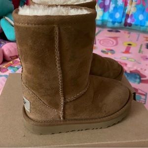 Classic UGG toddlers boot
